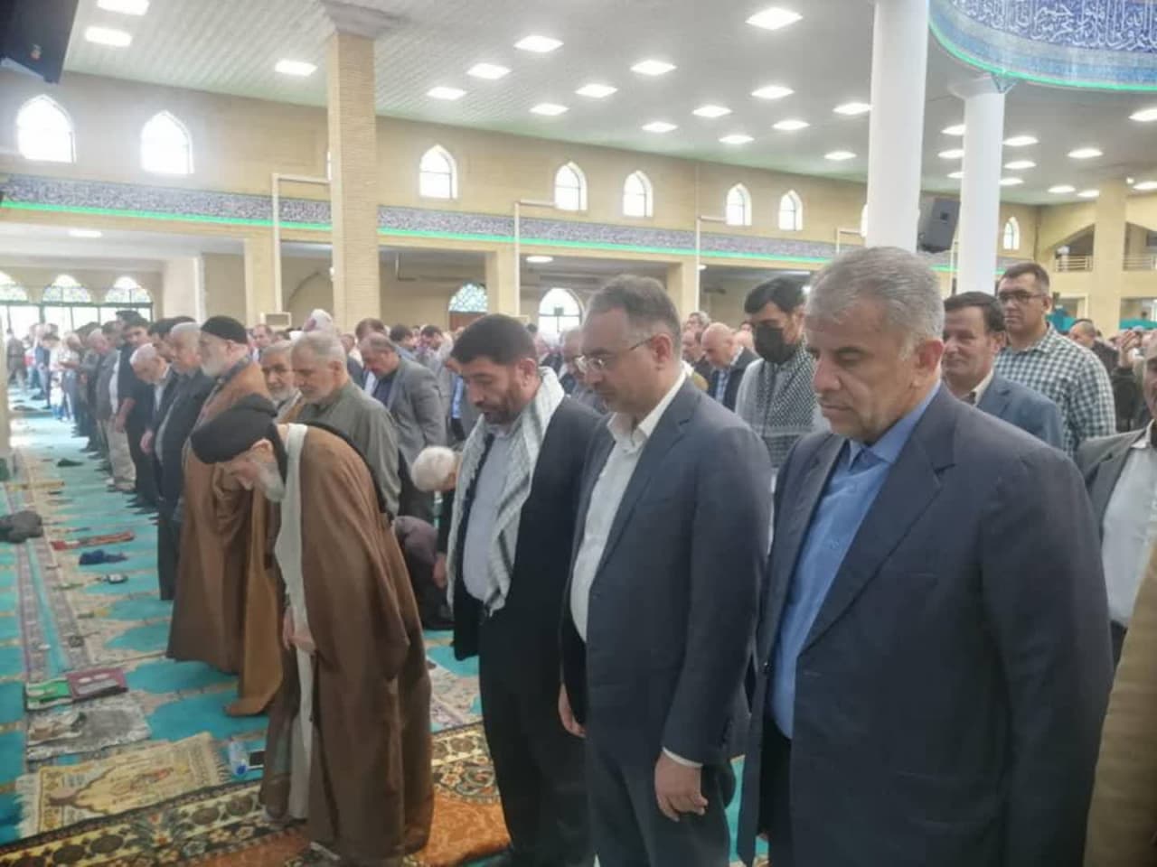 برگزاری آیین نماز جمعه ارومیه با حضور مردم و مسئولان به امامت حجت الاسلام والمسلمین قریشی.