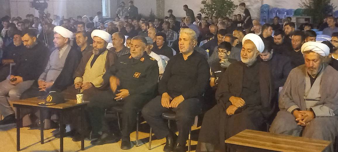 تصویری | حضور فرماندار شهرستان ارومیه در مراسم هفتمین روز تدفین رهبر شهید در روستای طلاتپه