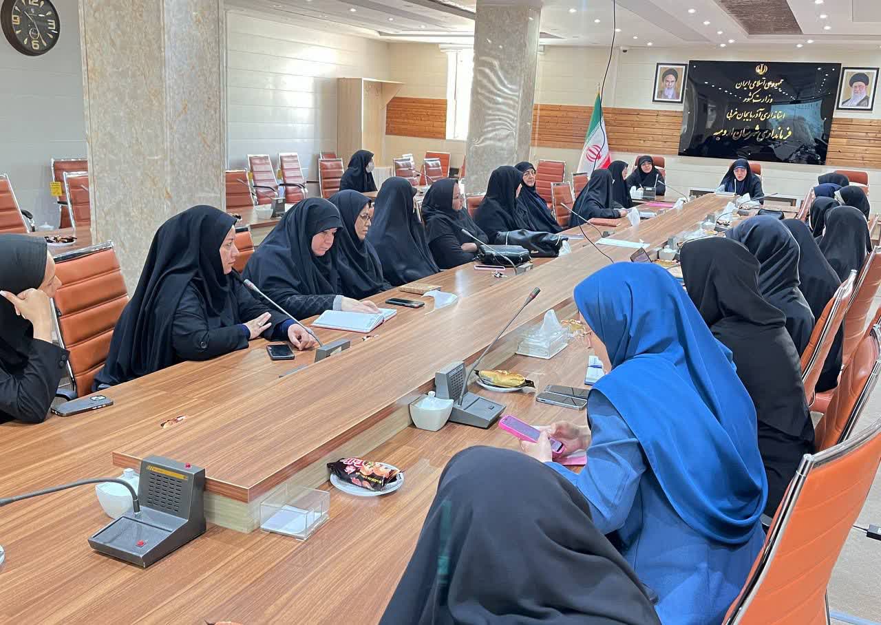 کارگاه آموزشی خانواده و جوانی جمعیت در فرمانداری ارومیه برگزار شد