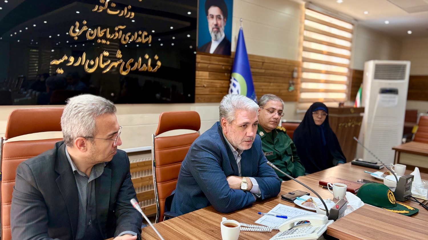 تجلیل از همکاران خانواده‌های شهدا، جانبازان و آزادگان شاغل در فرمانداری ارومیه
