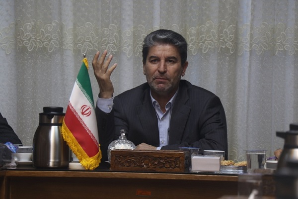 افزایش قیمت بنزین تاثیری بر قیمت کالاهای اساسی ندارد
