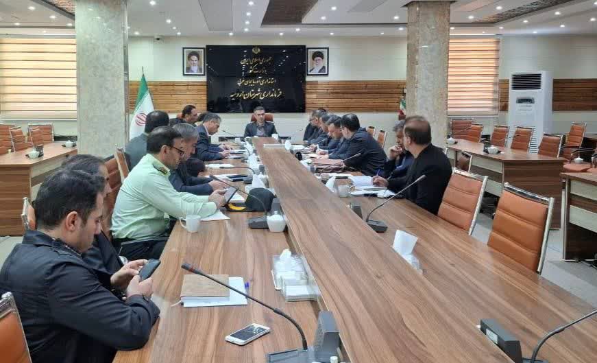 جلسه پدافند غیرعامل شهرستان ارومیه به ریاست محمودی، معاون سیاسی، امنیتی و اجتماعی فرمانداری و با حضور جمعی از مسئولان و نمایندگان دستگاه‌های اجرایی ذی‌ربط برگزار شد.