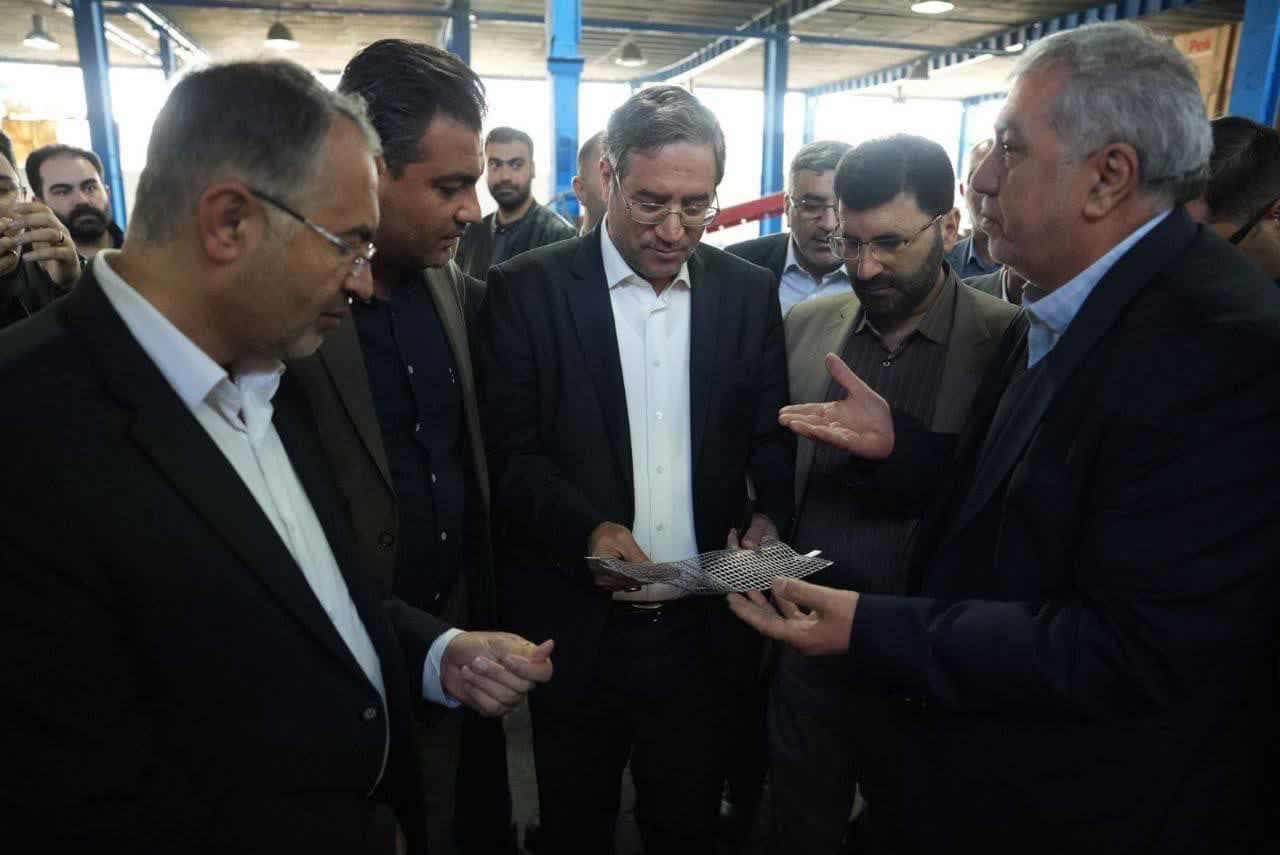 بازدید استاندار آذربایجان‌غربی و فرماندار شهرستان ارومیه از بخشهای مختلف شرکت تولیدی آذرباتری ارومیه