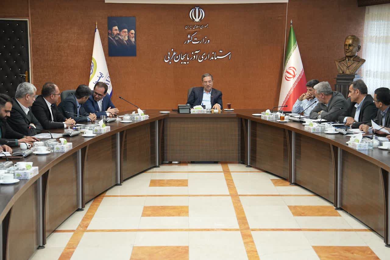 تأکید استاندار آذربایجان‌غربی بر تحول زیرساختی و رفاهی در سواحل دریاچه ارومیه