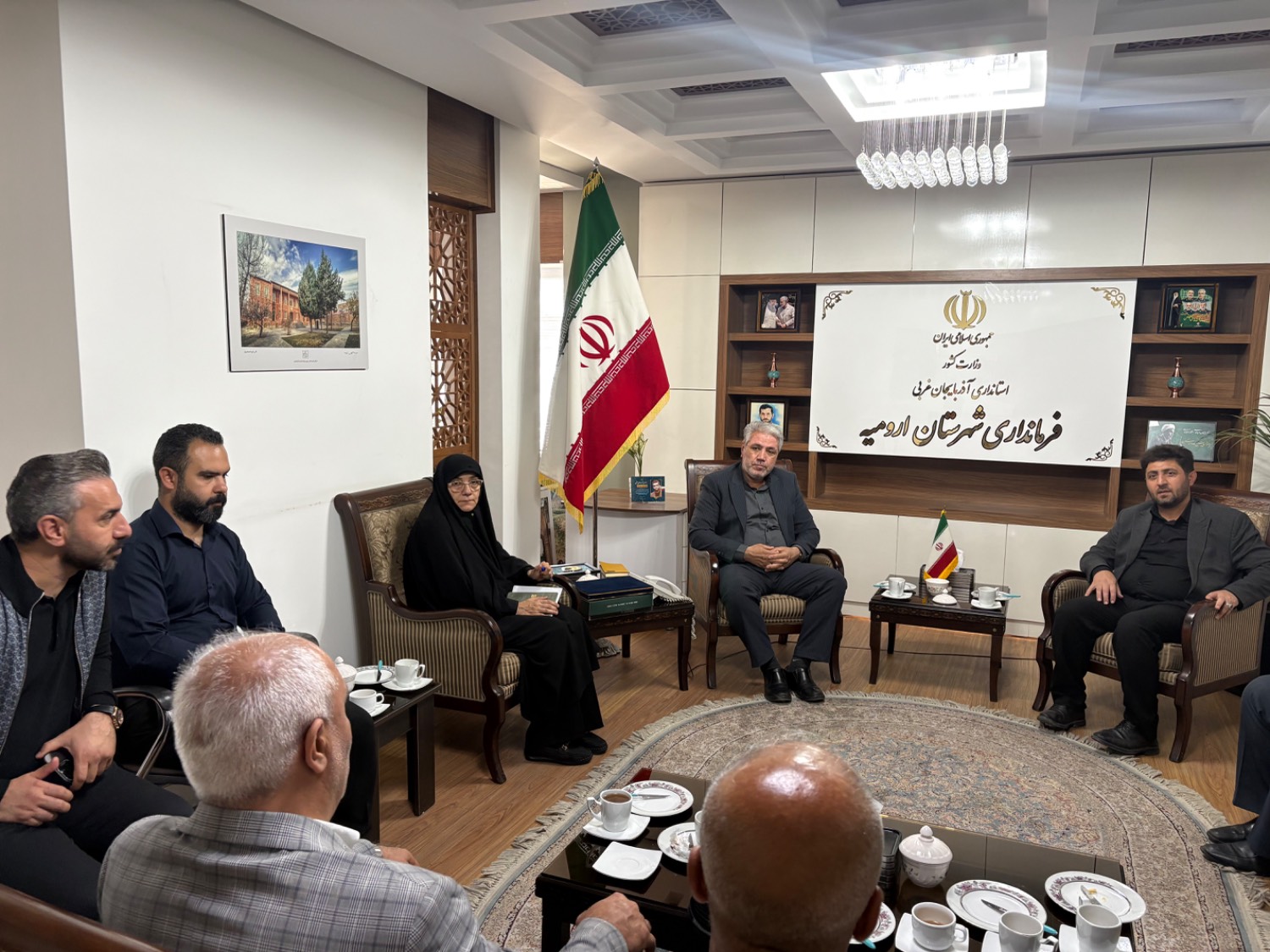 فرماندار ارومیه بر تقویت تعامل با اصناف و رفع موانع فعالیتهای صنفی تأکید کرد