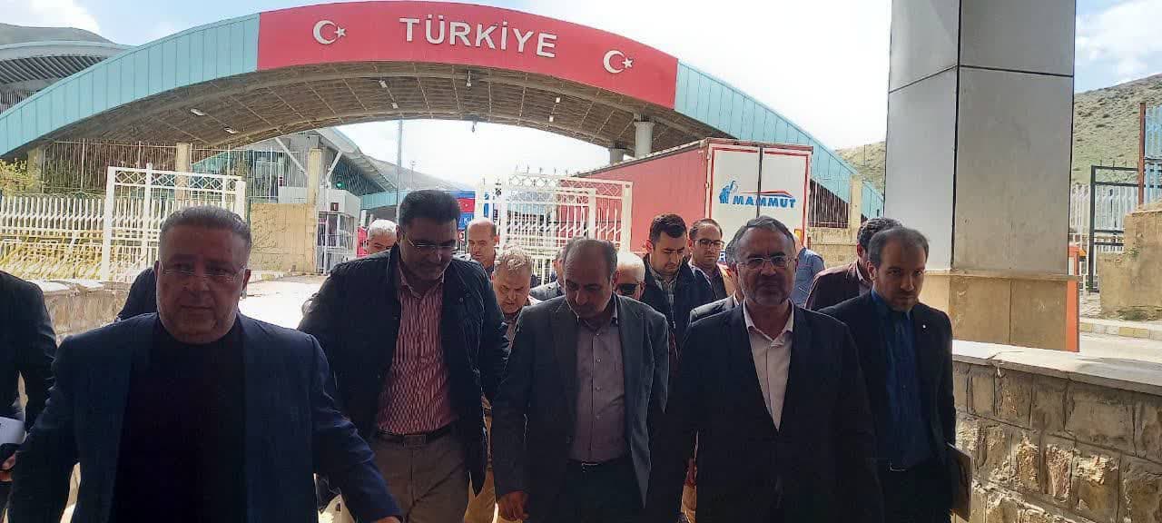 بررسی میدانی مشکلات پایانه مرزی سرو با حضور مدیرکل امور مرزی وزارت کشور